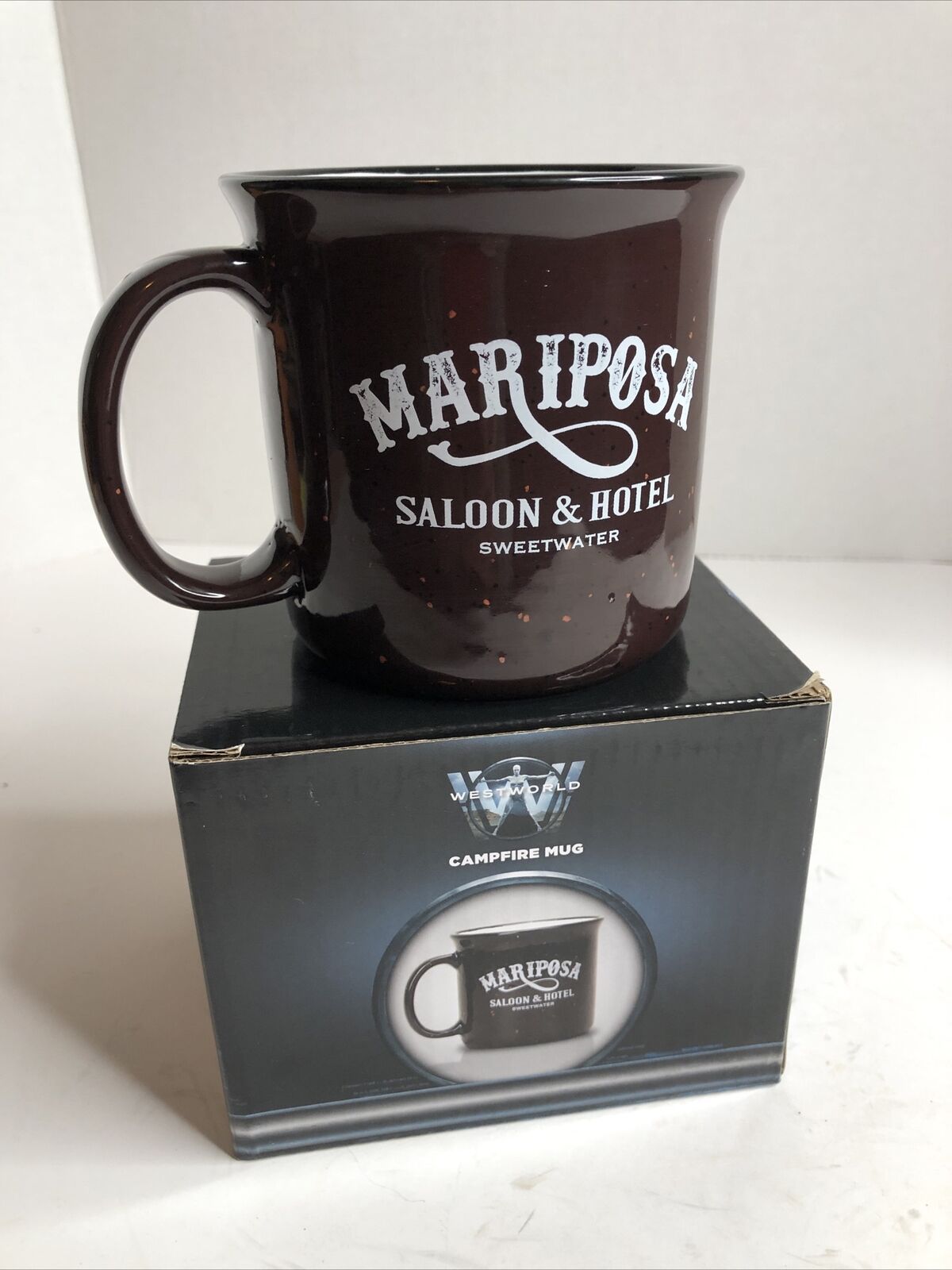 Westworld Mariposa Saloon & Hotel Sweetwater Mug feu de camp